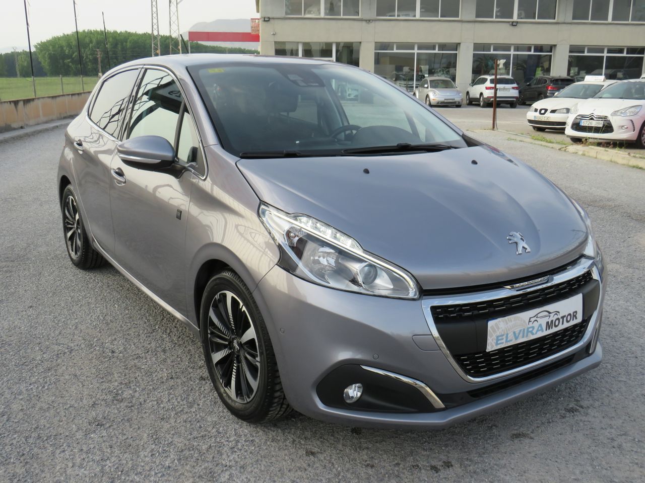 Peugeot 208 5p Tech Edition 1.6 BlueHDi 100 S&S - Foto 5