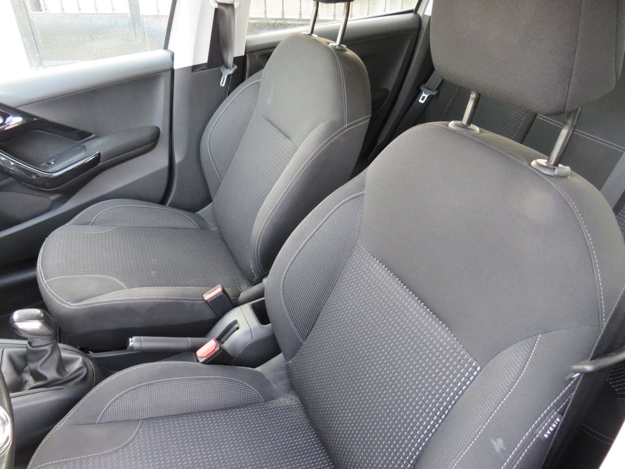 Peugeot 208 5p Tech Edition 1.6 BlueHDi 100 S&S - Foto 15