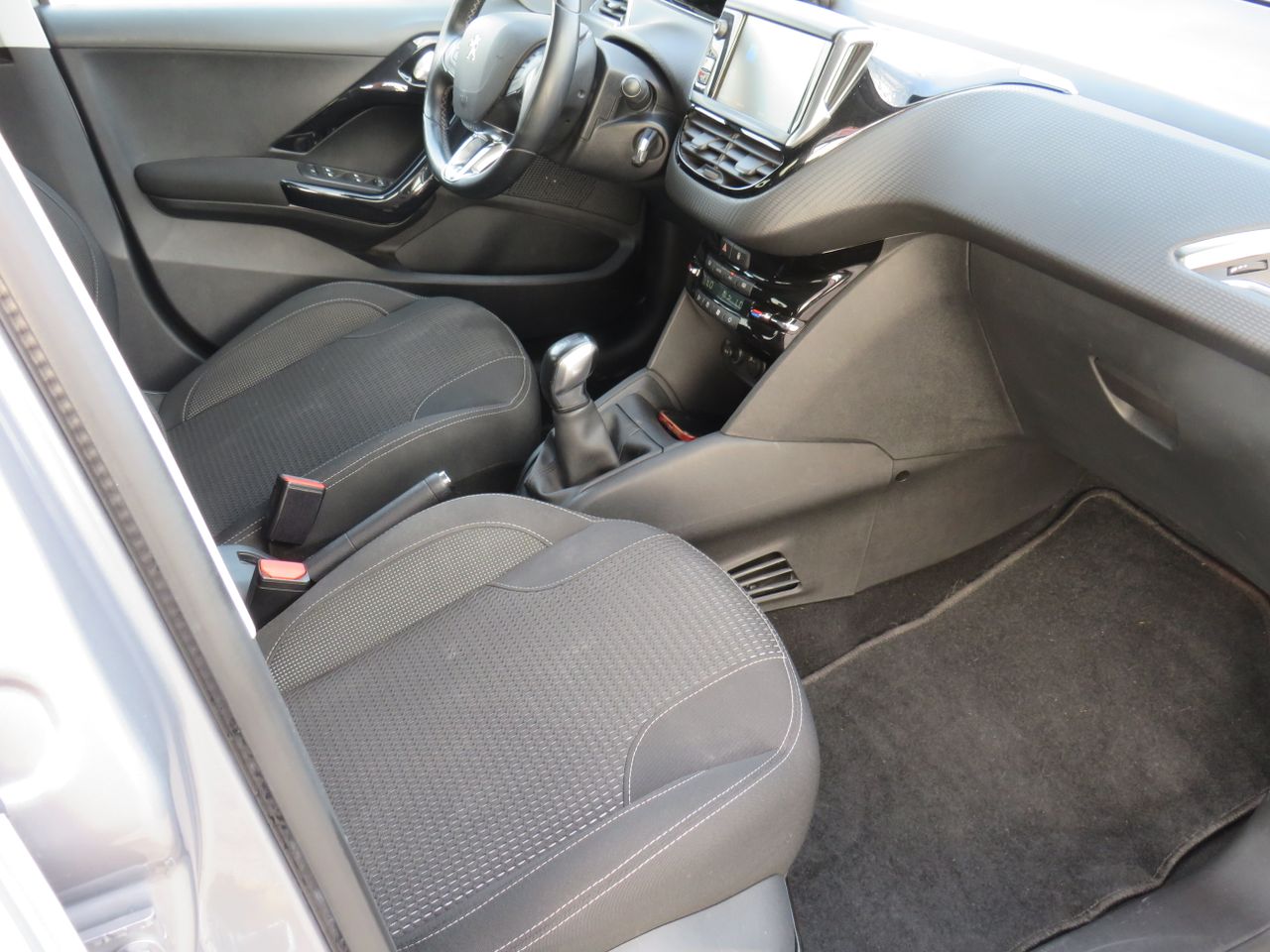 Peugeot 208 5p Tech Edition 1.6 BlueHDi 100 S&S - Foto 23