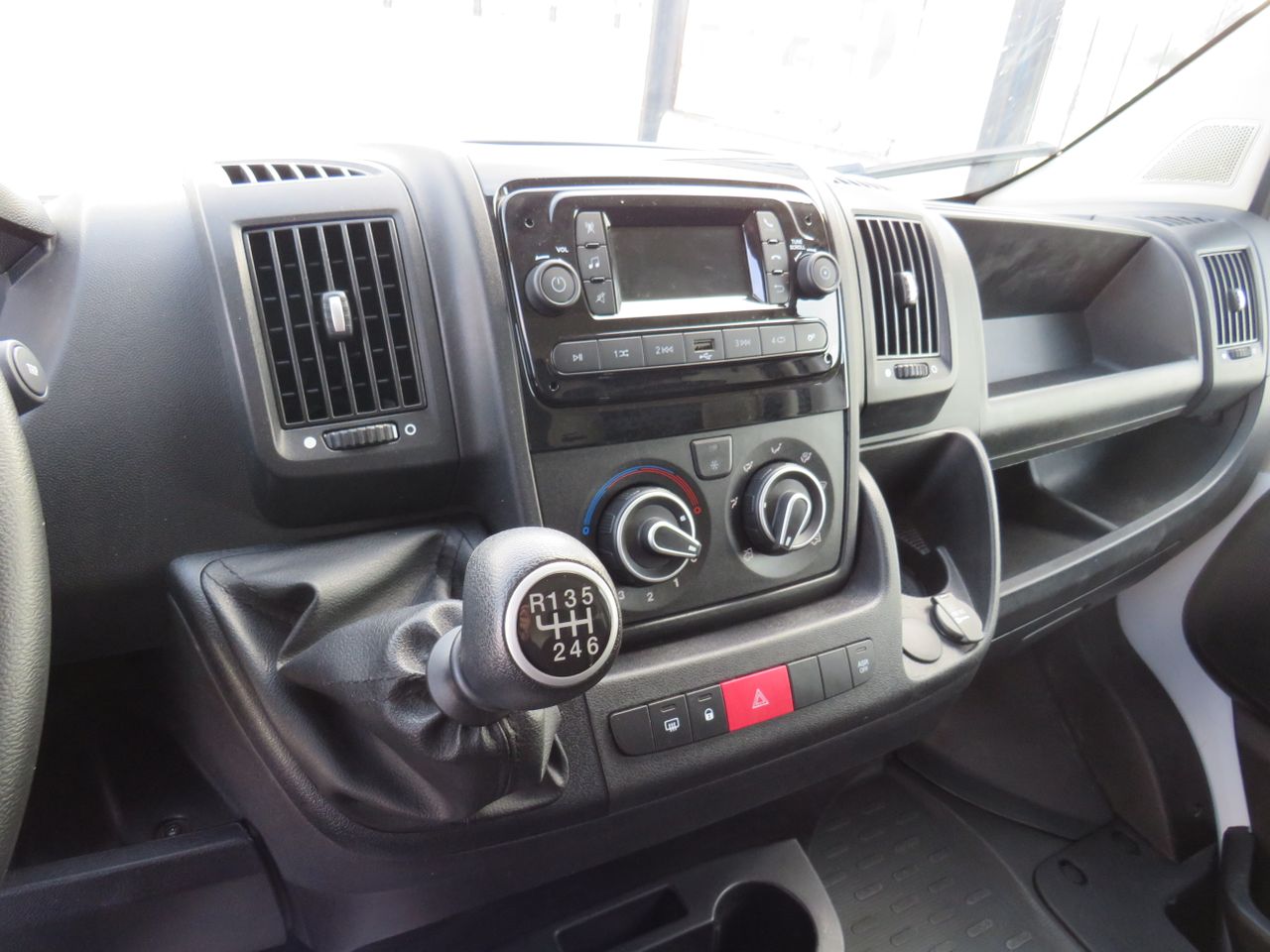 Citroën Jumper 2.2 HDI 140 CV L2H2 - Foto 28