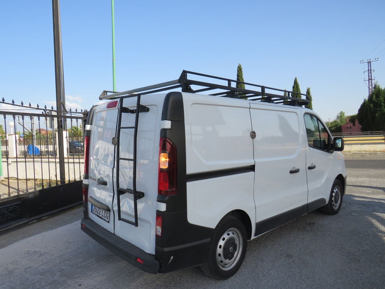 Renault Trafic 1.6 dci 120cv furgon cerrado - Foto 7