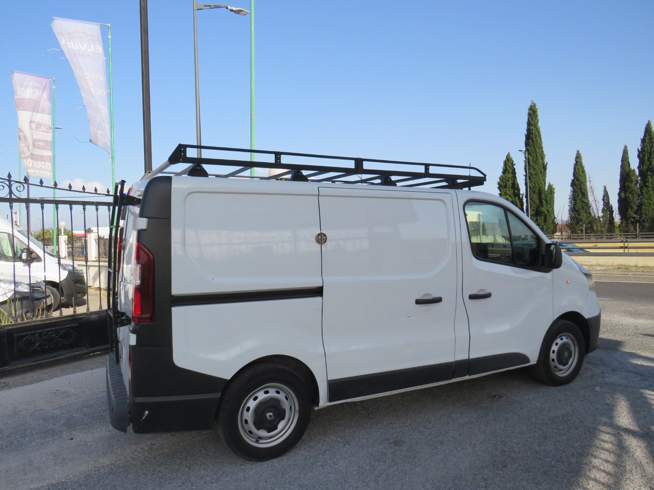 Renault Trafic 1.6 dci 120cv furgon cerrado - Foto 8