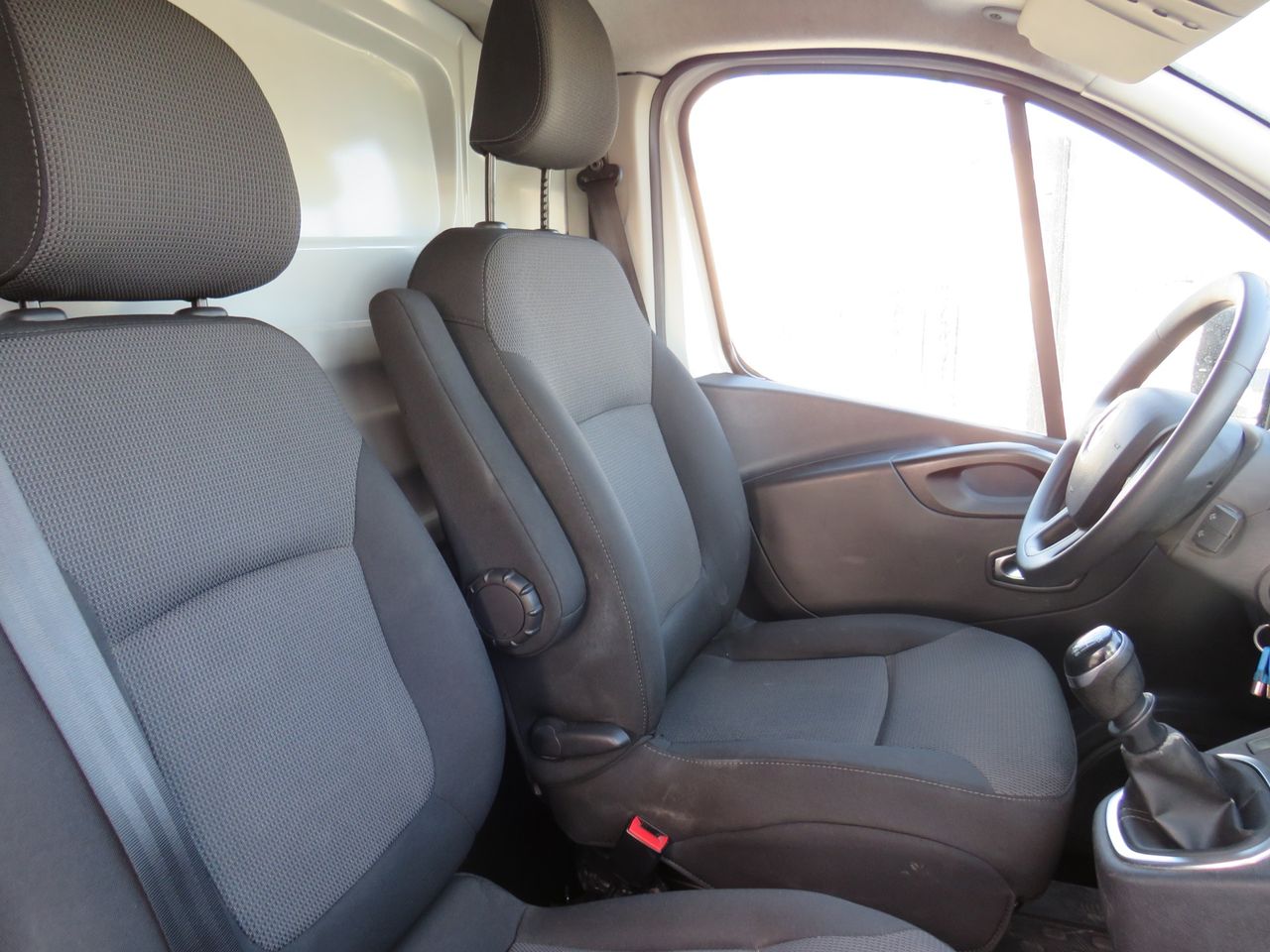 Renault Trafic 1.6 dci 120cv furgon cerrado - Foto 13