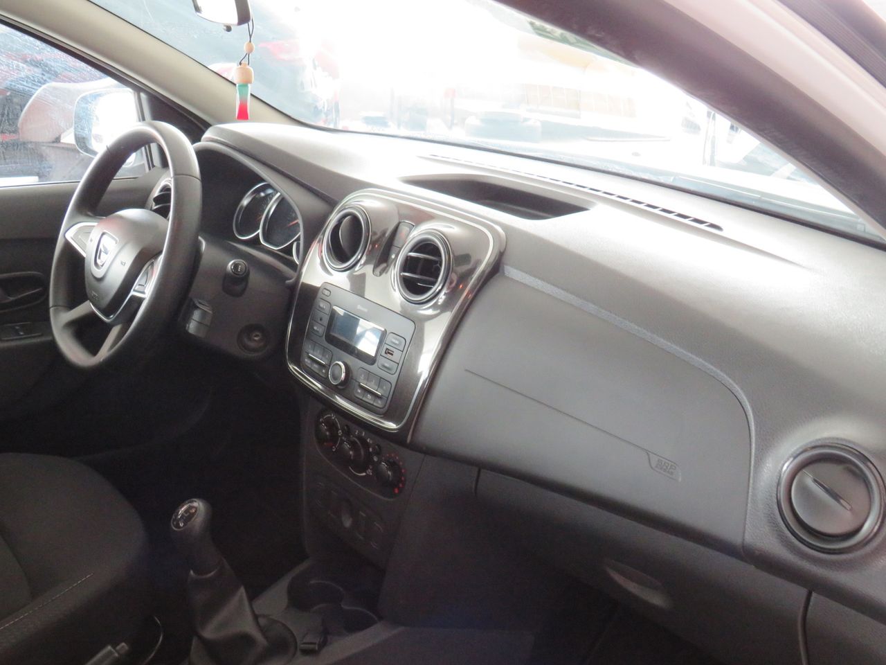 Dacia Logan Essential 1.0 55 kW - Foto 12