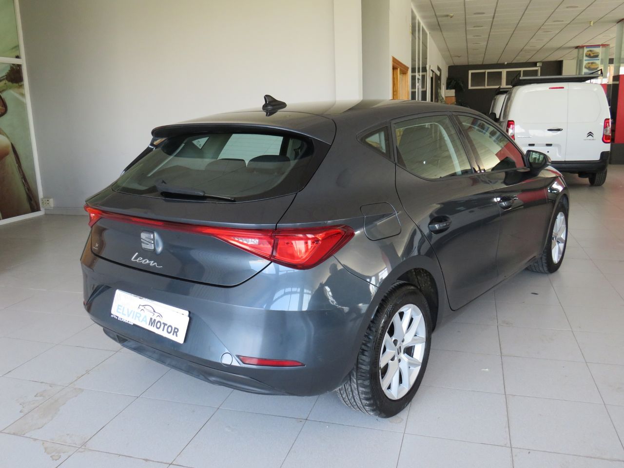 Seat Leon 1.6 TDI 115CV - Foto 8