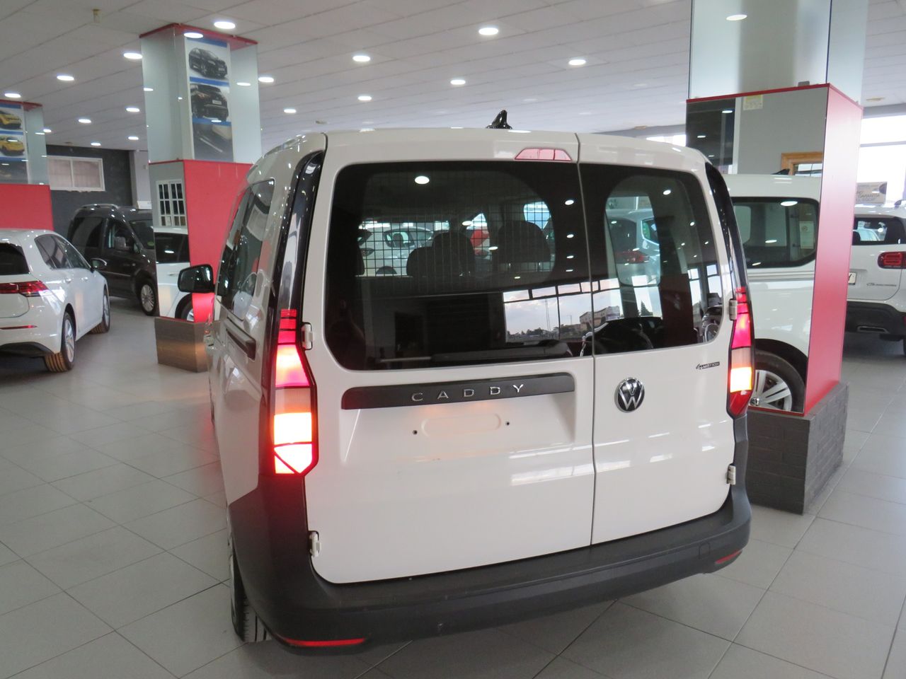 Volkswagen Caddy 2.0 TDI 90 kW VOLKSWAGEN CADDY 2.0 TDI 122 CV 4 MOTION - Foto 9