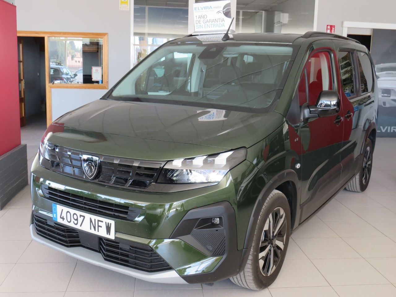 Peugeot Rifter Long Allure BlueHDi 130 EAT8 7 plazas - Foto 10