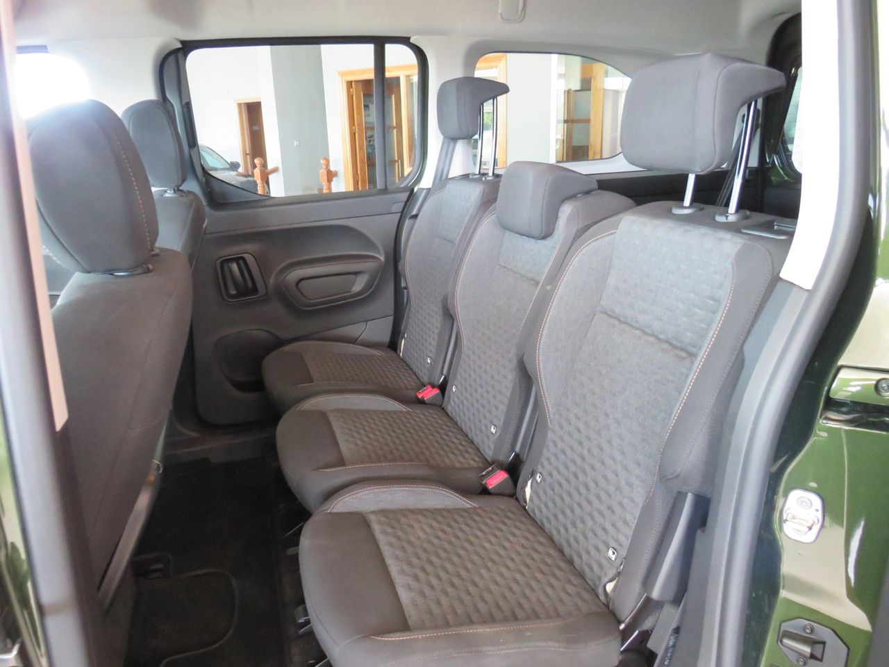 Peugeot Rifter Long Allure BlueHDi 130 EAT8 7 plazas - Foto 15