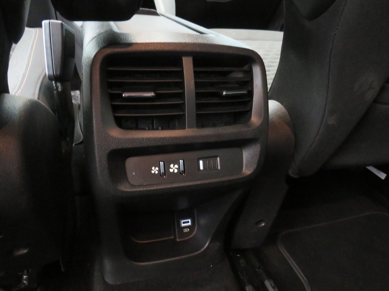 Peugeot Rifter Long Allure BlueHDi 130 EAT8 7 plazas - Foto 16