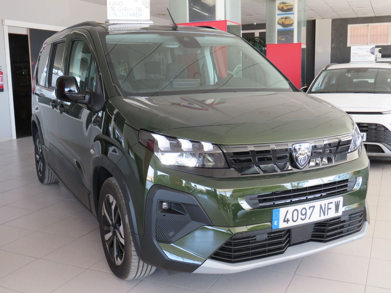 Peugeot Rifter Long Allure BlueHDi 130 EAT8 7 plazas - Foto 9