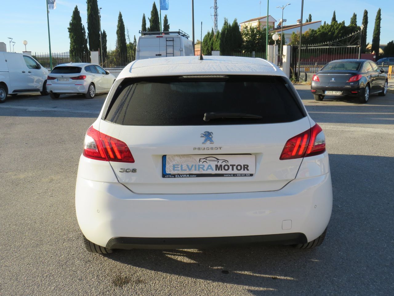 Peugeot 308 5p Allure 1.5 BlueHDi 130 S&S - Foto 9