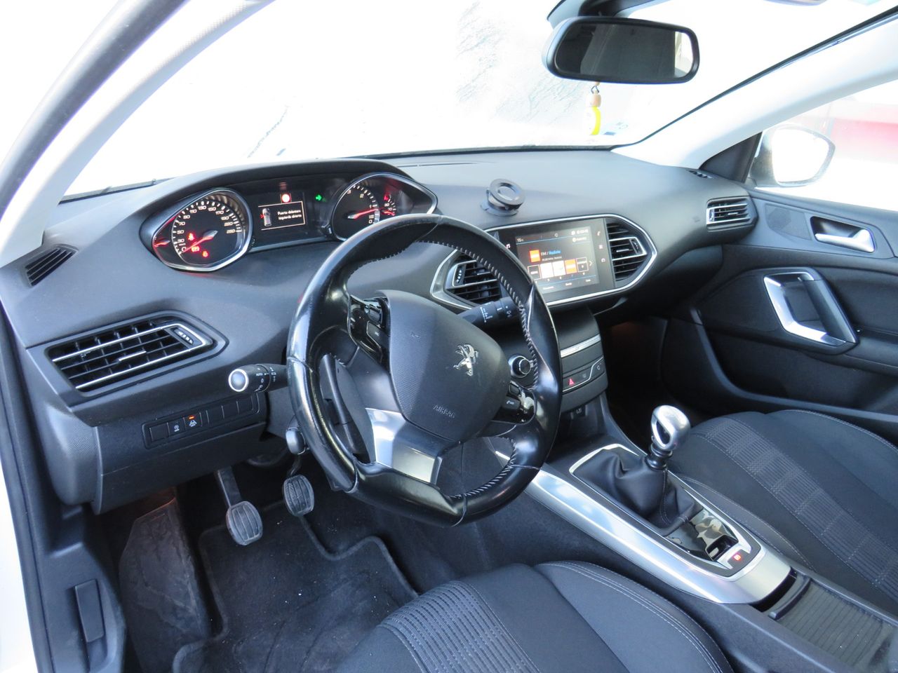Peugeot 308 5p Allure 1.5 BlueHDi 130 S&S - Foto 29