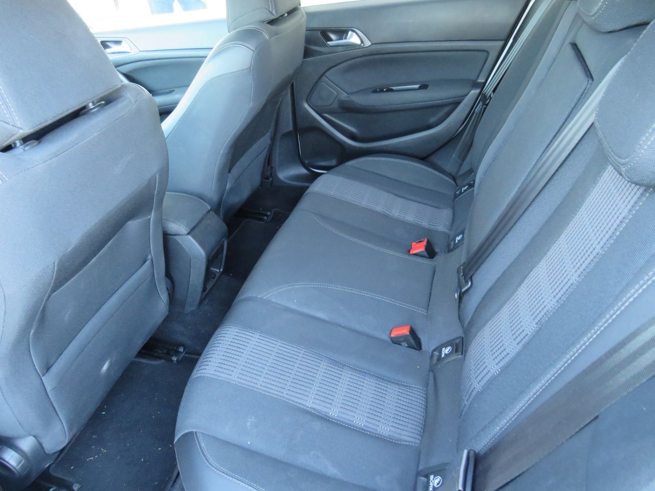 Peugeot 308 5p Allure 1.5 BlueHDi 130 S&S - Foto 32