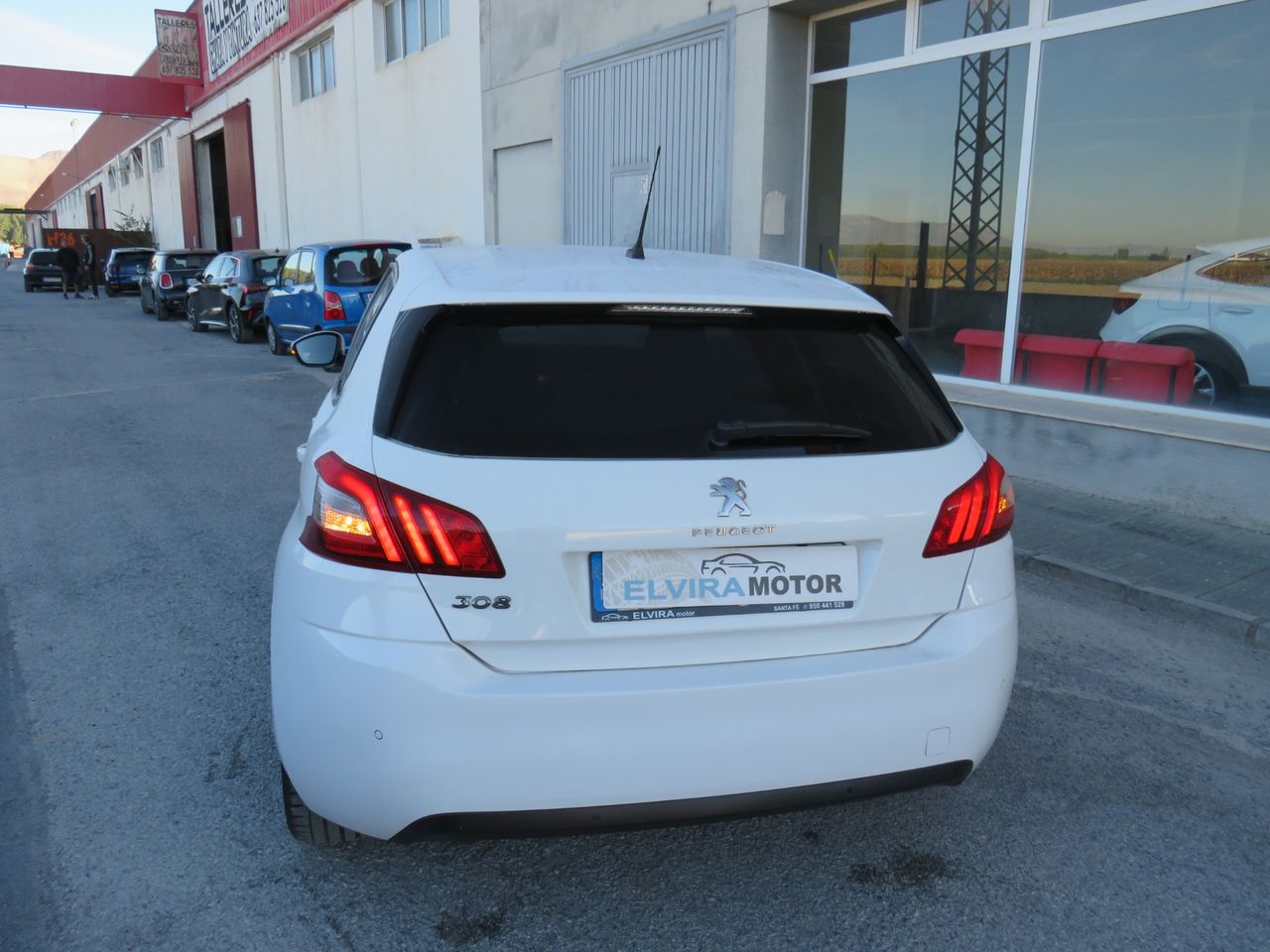 Peugeot 308 5p Allure 1.5 BlueHDi 130 S&S - Foto 19