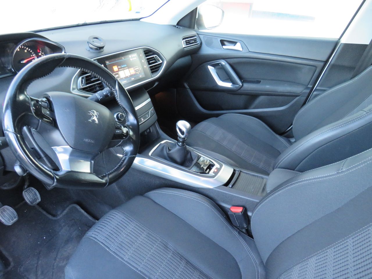 Peugeot 308 5p Allure 1.5 BlueHDi 130 S&S - Foto 28