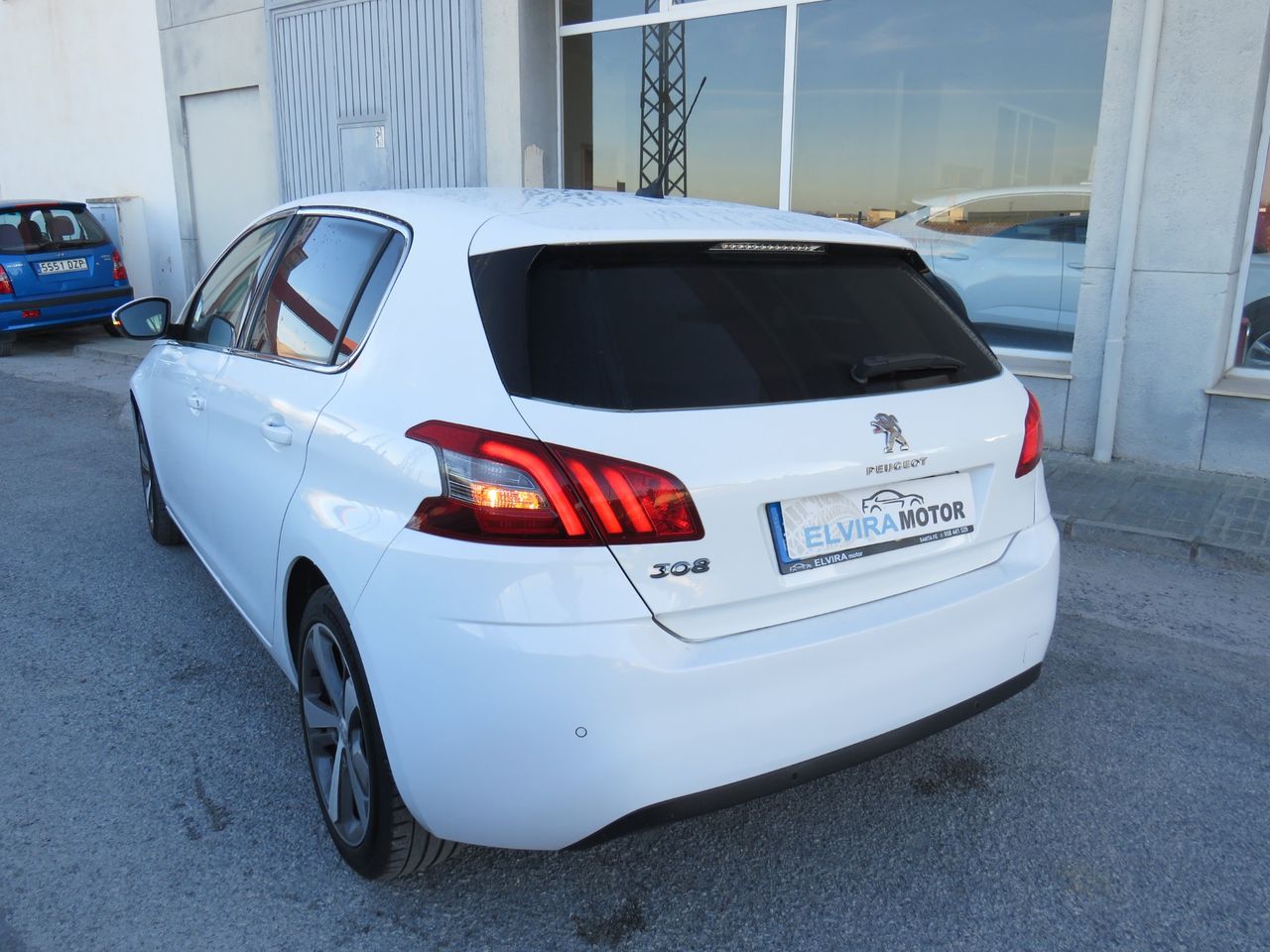 Peugeot 308 5p Allure 1.5 BlueHDi 130 S&S - Foto 18