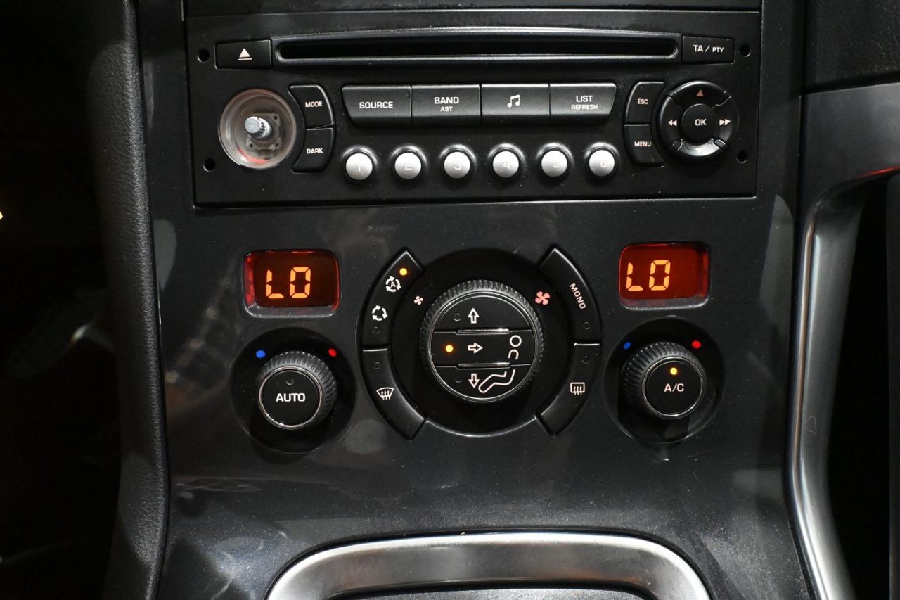 Peugeot 3008 3008 Premium 1.6 HDI 110 FAP - foto 16