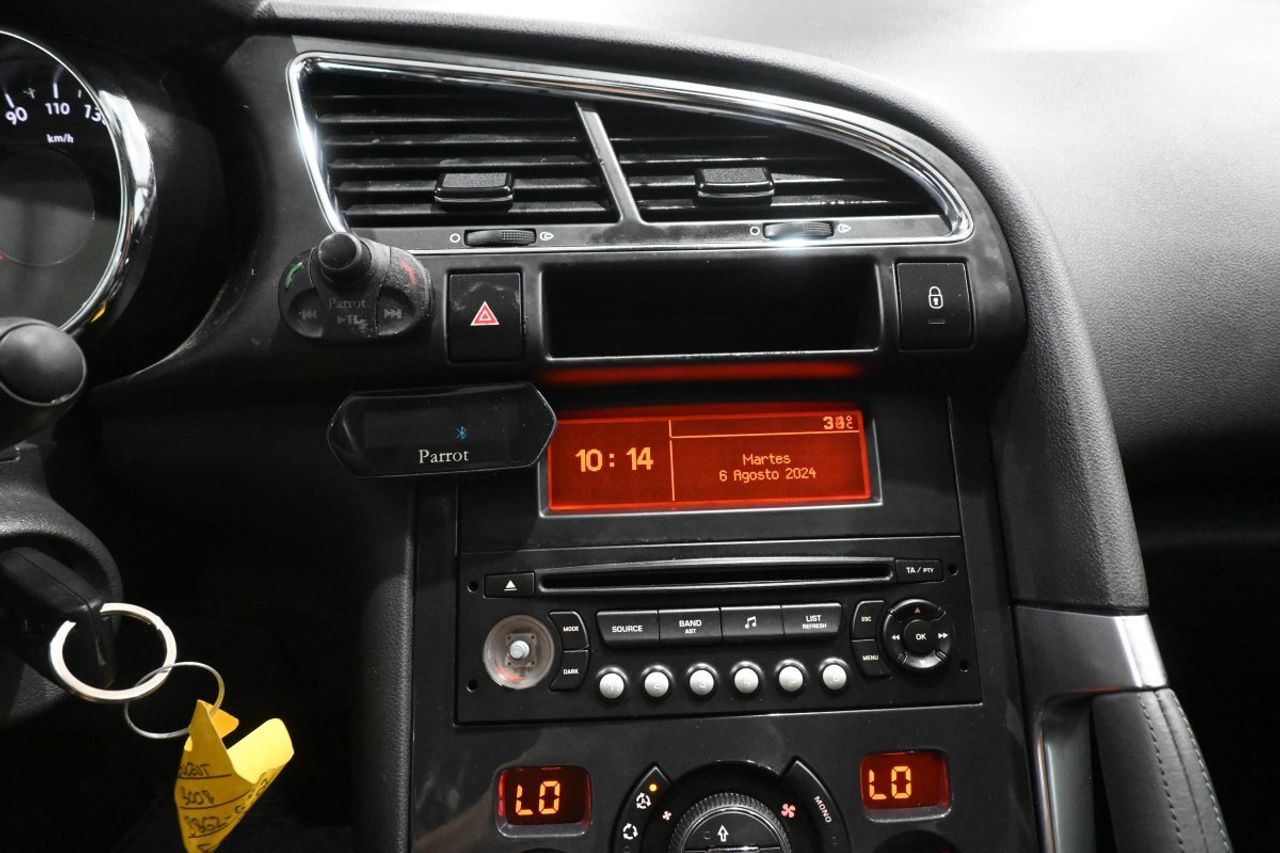 Peugeot 3008 3008 Premium 1.6 HDI 110 FAP - foto 15