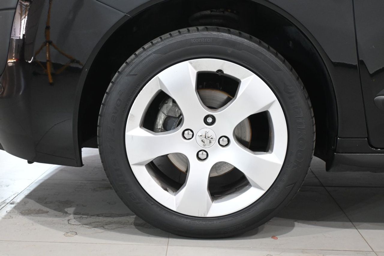 Peugeot 3008 3008 Premium 1.6 HDI 110 FAP - foto 31