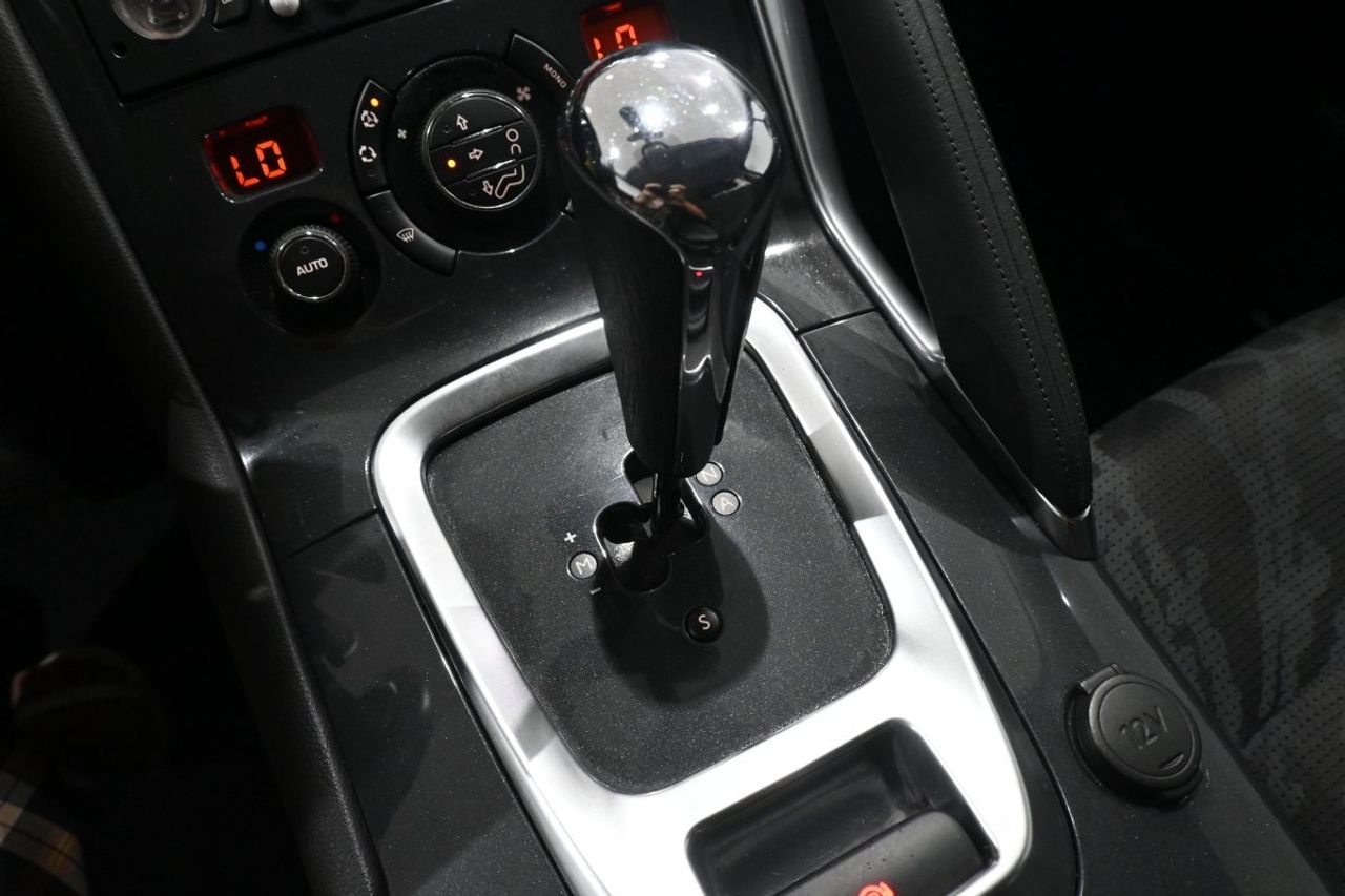 Peugeot 3008 3008 Premium 1.6 HDI 110 FAP - foto 20