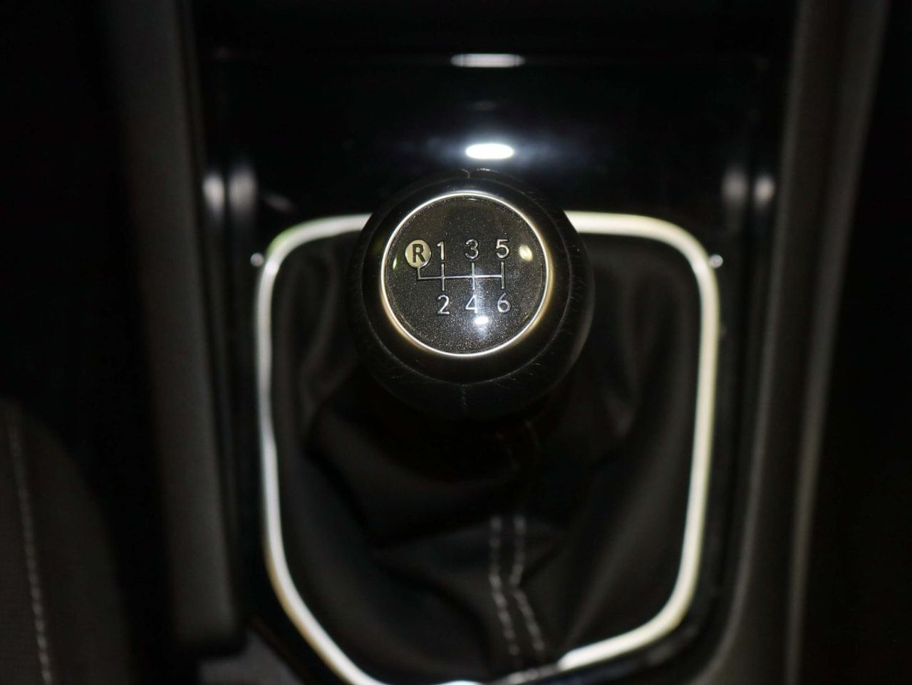 Toyota Auris 120T Active 85 kW (116 CV) - foto 28