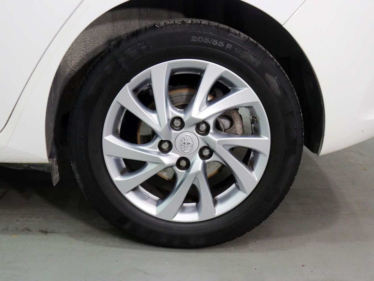 Toyota Auris 120T Active 85 kW (116 CV) - foto 37