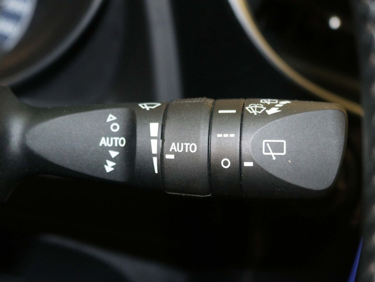 Toyota Auris 120T Active 85 kW (116 CV) - foto 35