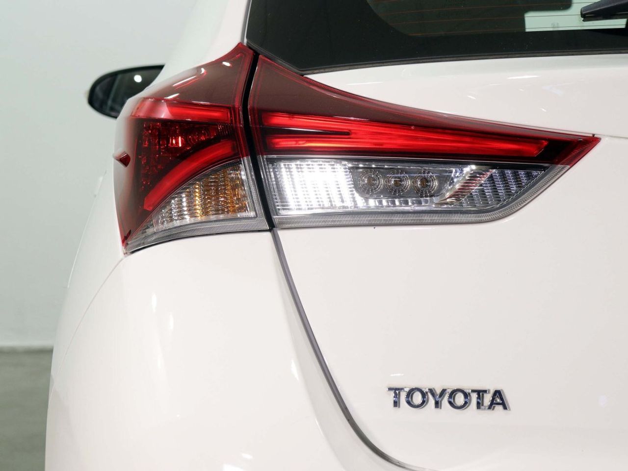 Toyota Auris 120T Active 85 kW (116 CV) - foto 9