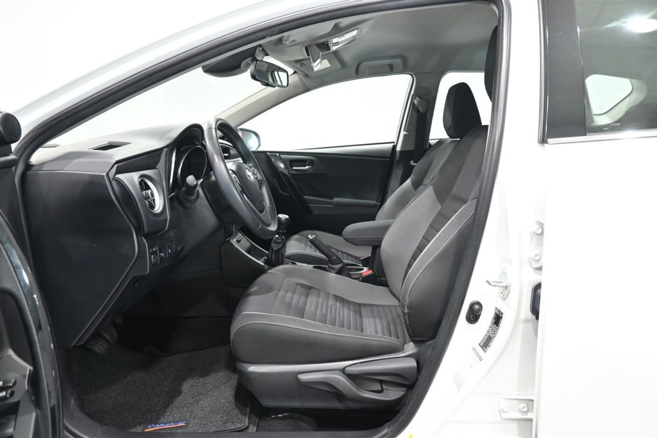 Toyota Auris 120T Active - foto 10
