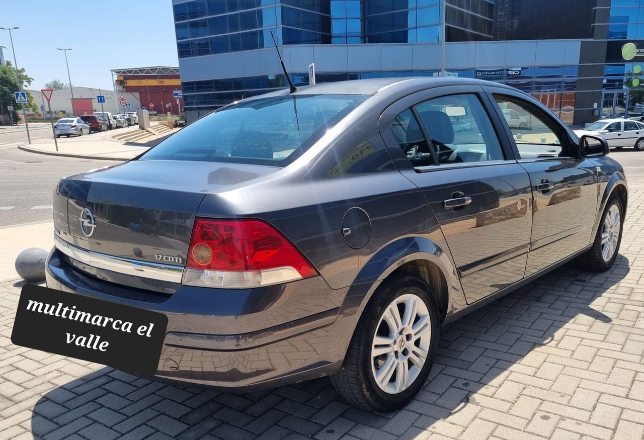 Opel Astra Sedán 1.7CDTi Edition110 - Foto 5