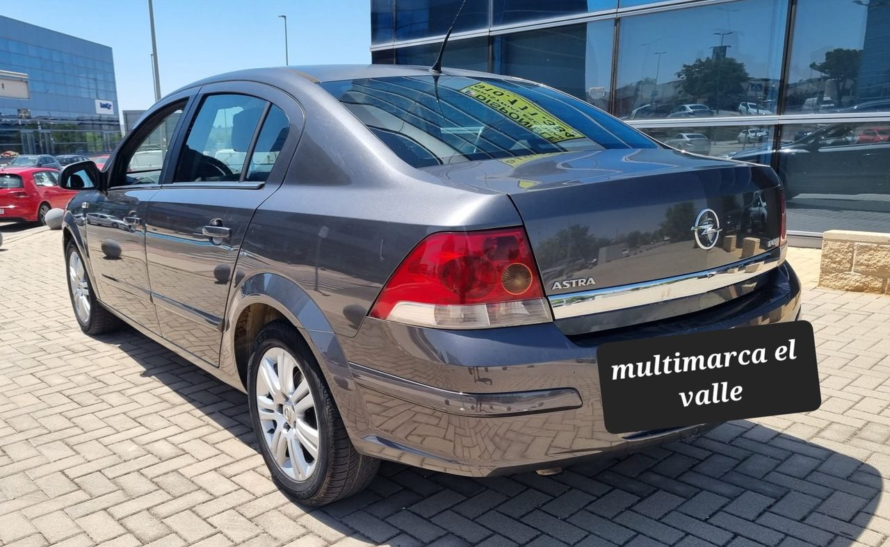 Opel Astra Sedán 1.7CDTi Edition110 - Foto 4
