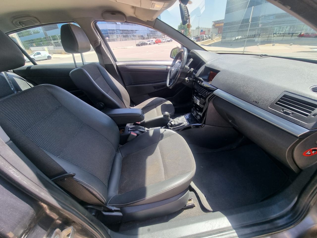 Opel Astra Sedán 1.7CDTi Edition110 - Foto 8