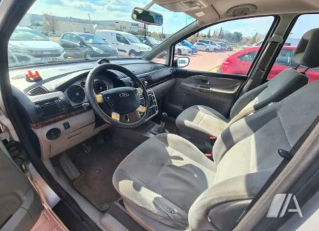 Ford Galaxy 1.9TDi Ghia 150 - Foto 7