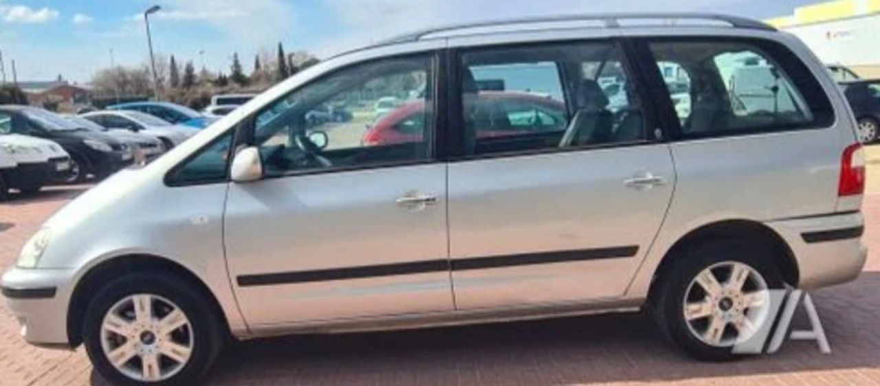 Ford Galaxy 1.9TDi Ghia 150 - Foto 3