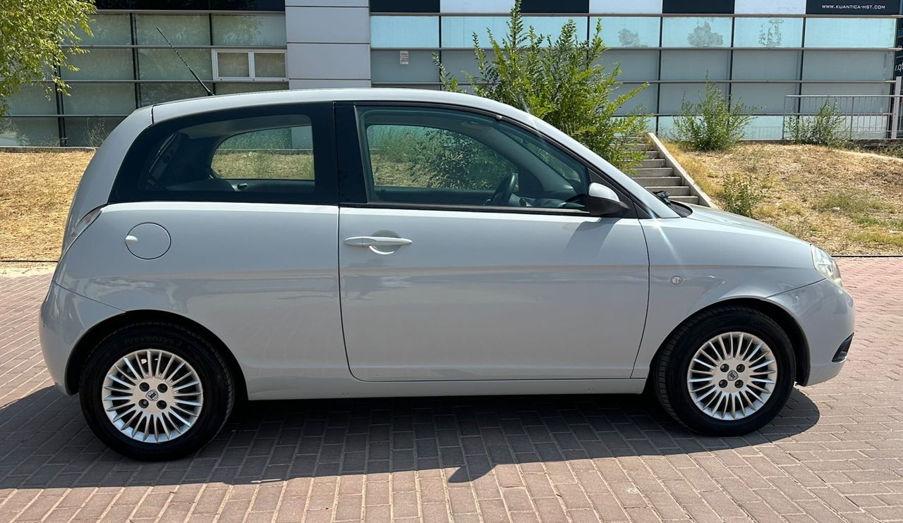 Lancia Ypsilon 1.2 8v Oro - Foto 9