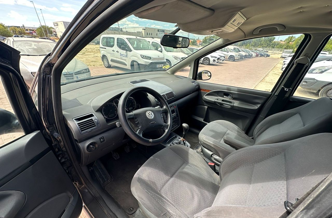 Volkswagen Sharan 2.0TDI Trendline - Foto 8