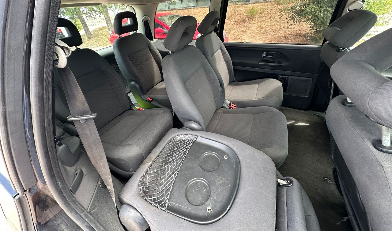Volkswagen Sharan 2.0TDI Trendline - Foto 11