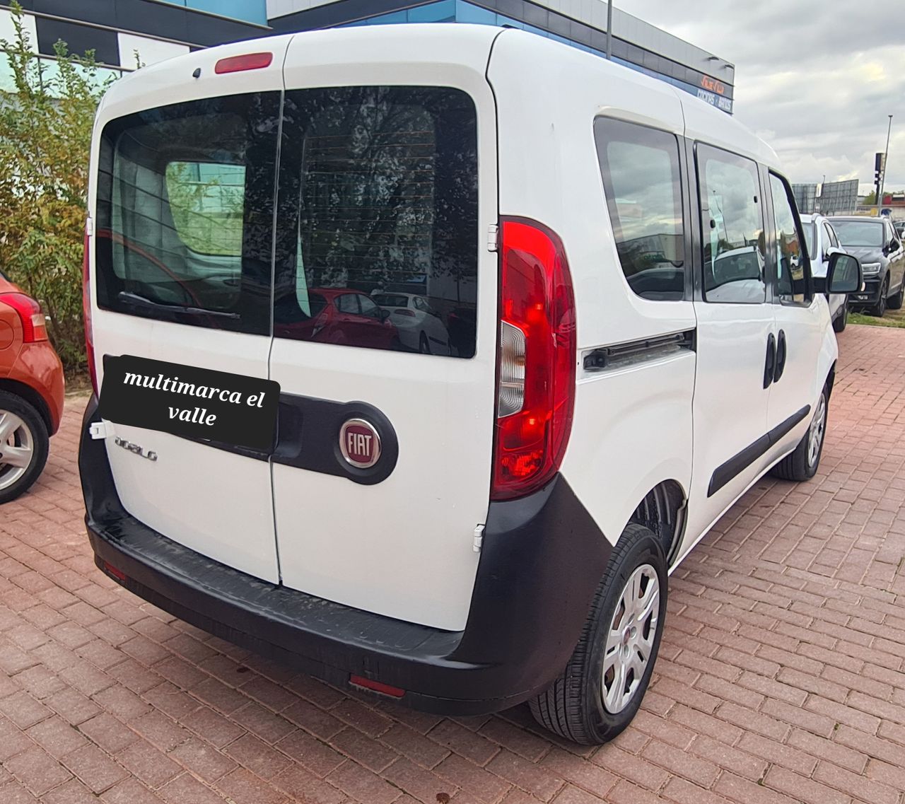 Fiat Doblò Panorama 1.6Mjt Lounge 70kW - Foto 5