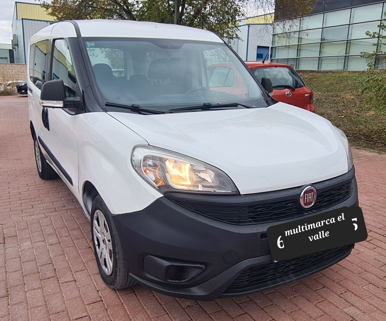 Fiat Doblò Panorama 1.6Mjt Lounge 70kW - Foto 6
