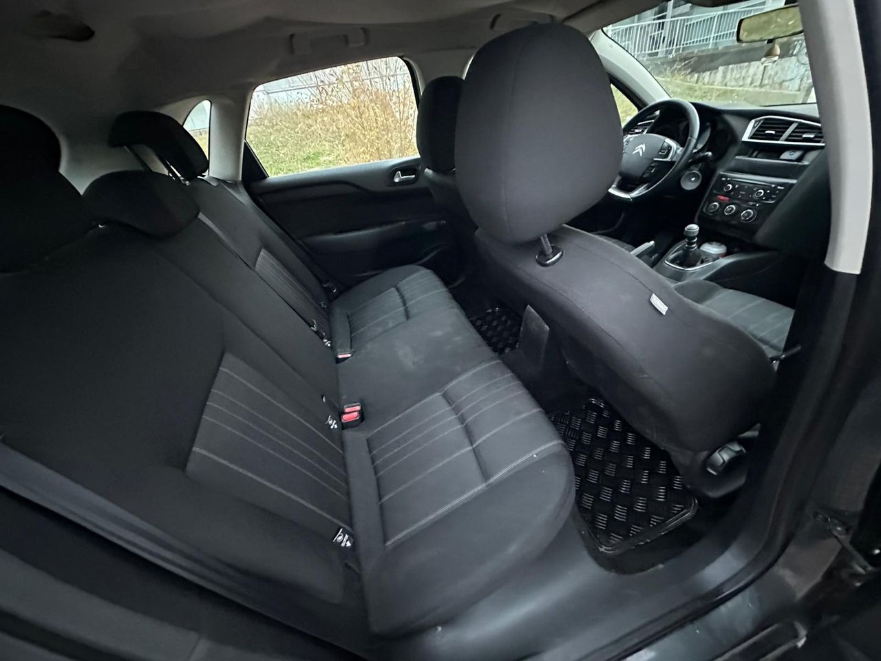 Citroën C4 1.6e-HDi S&S Exclusive 115 - Foto 9