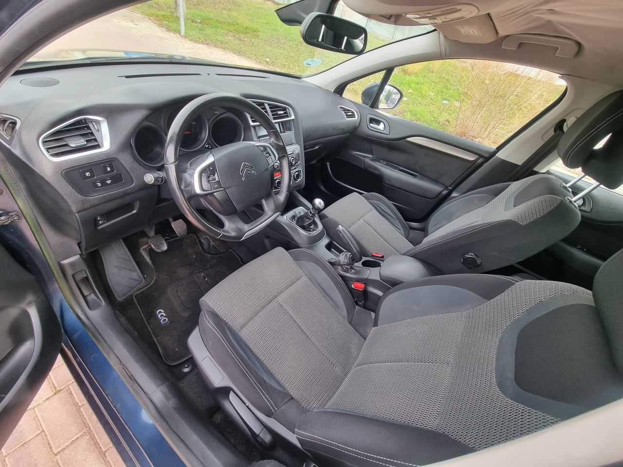 Citroën C4 1.2 e-THP S&S Exclusive - Foto 8