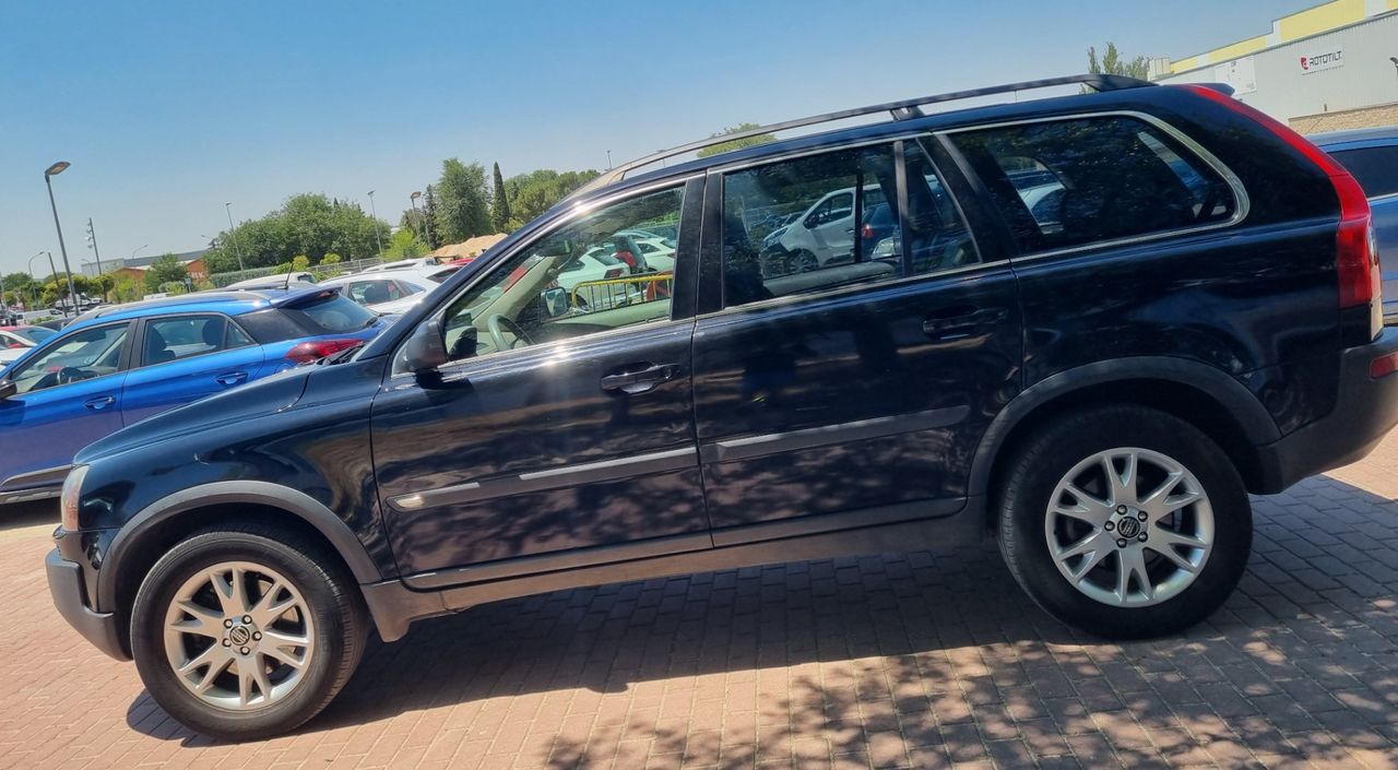 Volvo XC90 D5 Momentum 7 asientos Aut. - Foto 3