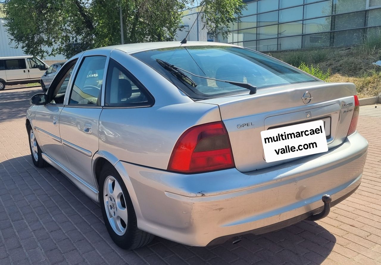 Opel Vectra 5p Comfort 2.0 DTI 16V - Foto 4
