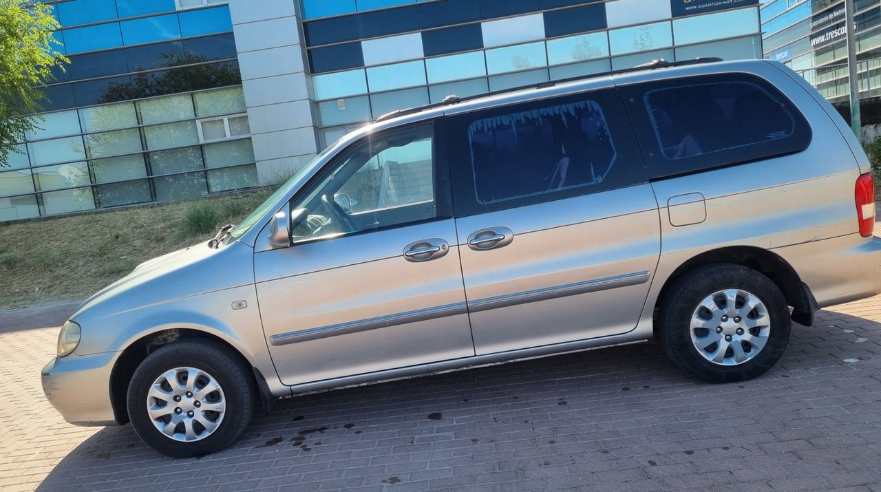 Kia Carnival 2.9 CRDi VGT Active - Foto 3
