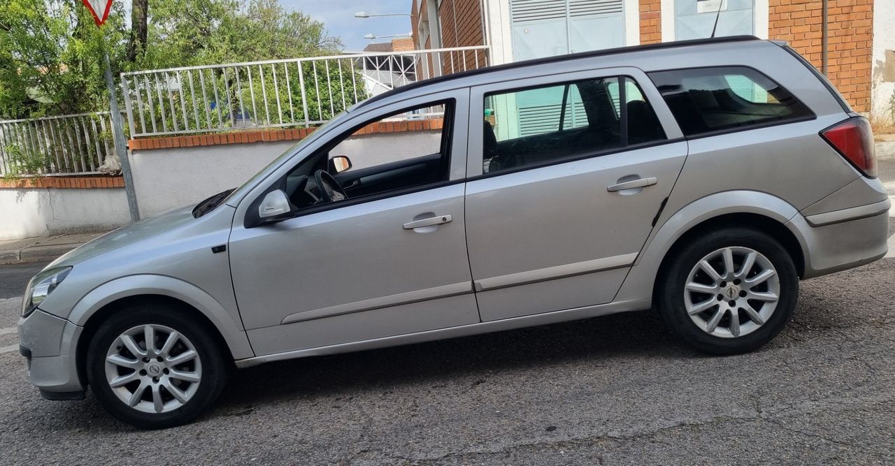 Opel Astra SW Enjoy 1.7 CDTi 100 CV - Foto 3