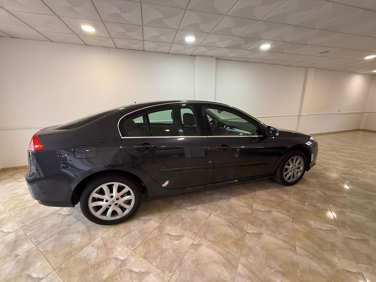 Renault Laguna Dynamique 2.0 dCi 130 CV - Foto 4