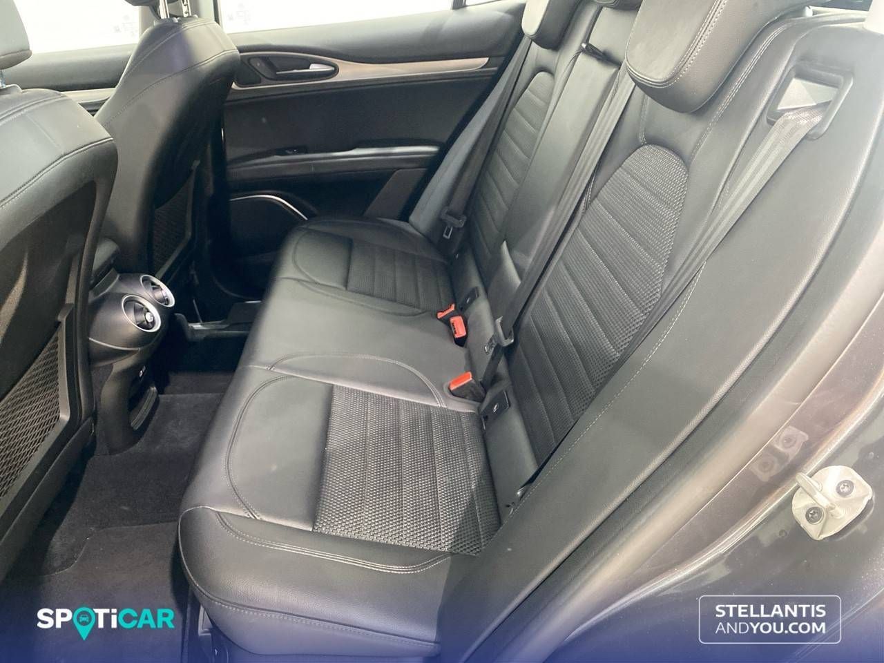 Alfa Romeo Stelvio  2.2 Diésel 140kW (190CV)  Q4 Sprint - Foto 11