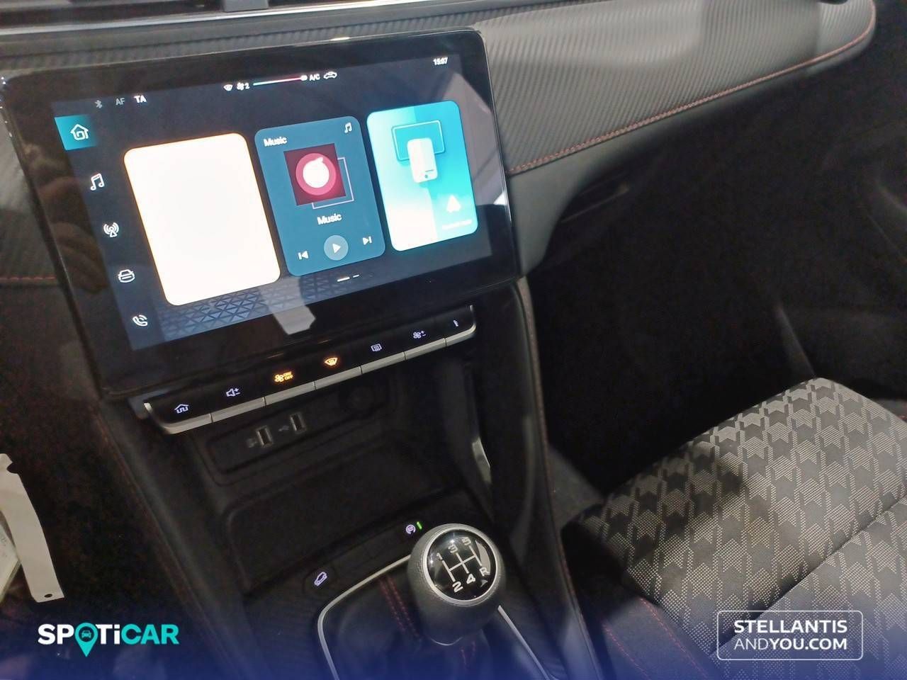 MG ZS  1.5 Comfort - Foto 25