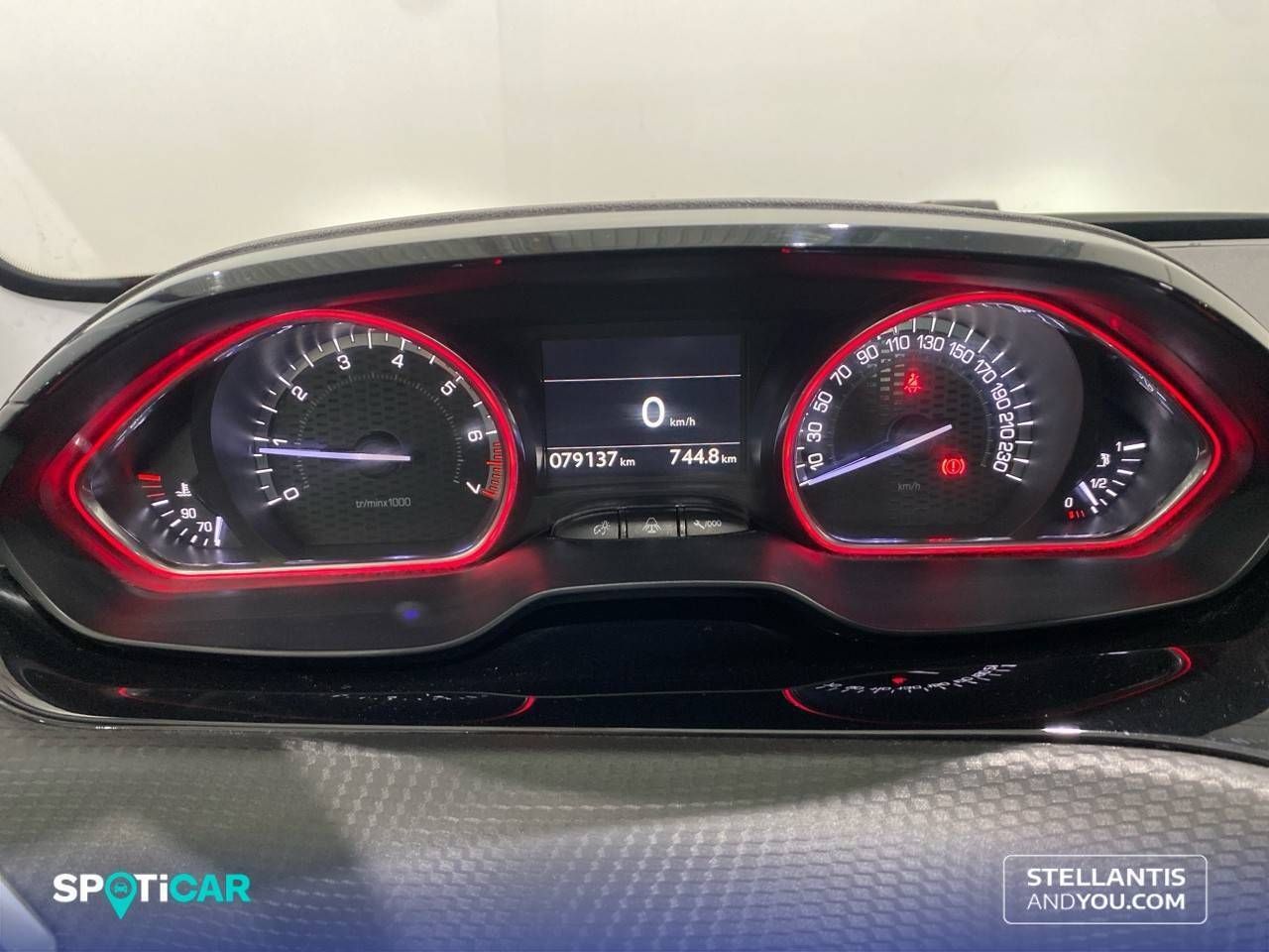 Peugeot 2008   PureTech 110 S&S 6 Vel. MAN GT Line - Foto 26