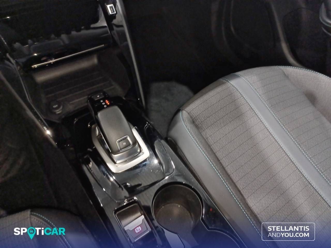 Peugeot 2008   Puretech 130 S&S EAT8 Allure Pack - Foto 15